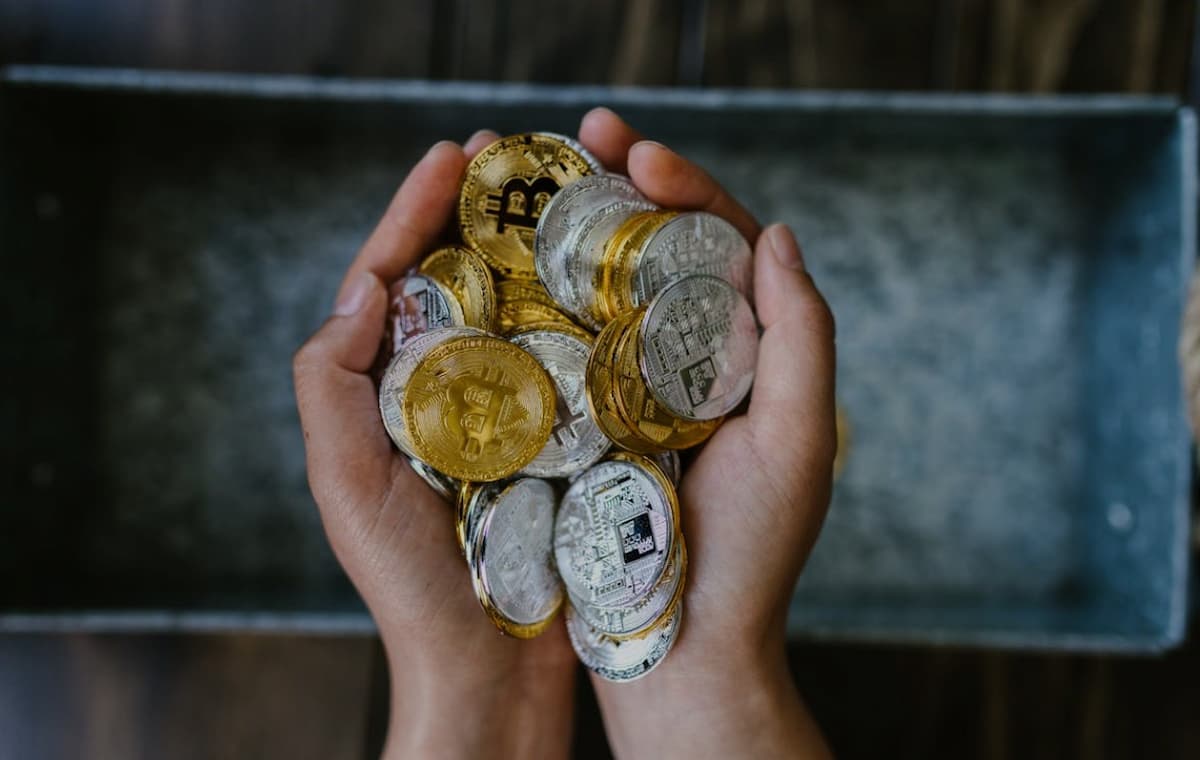 Cómo ganar dinero con criptomonedas en 2026 - Estrategias