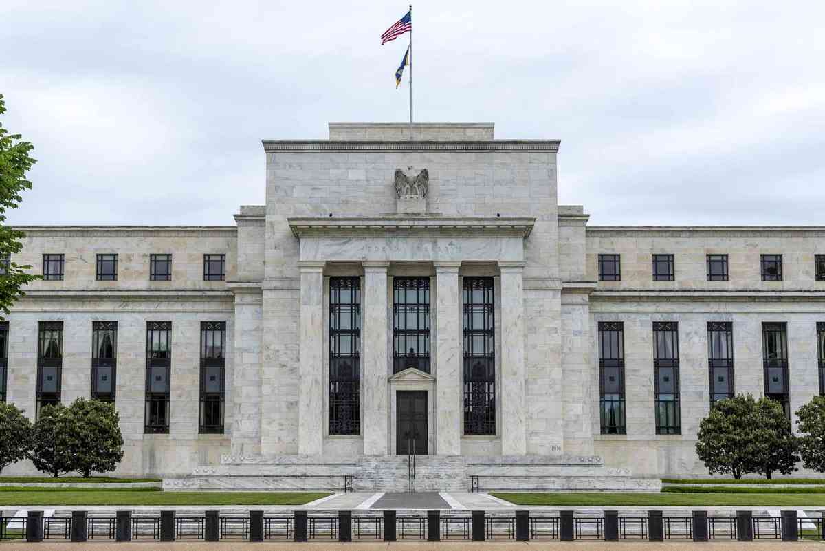 La FED inyecta $29.4B en liquidez y dispara el interés por Bitcoin