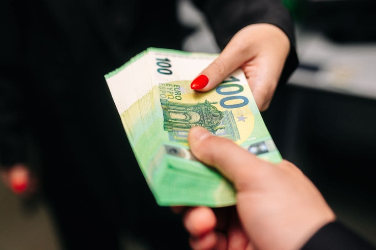 Kur investuoti 100 eurų? Protingos investavimo kryptys pradedantiesiems