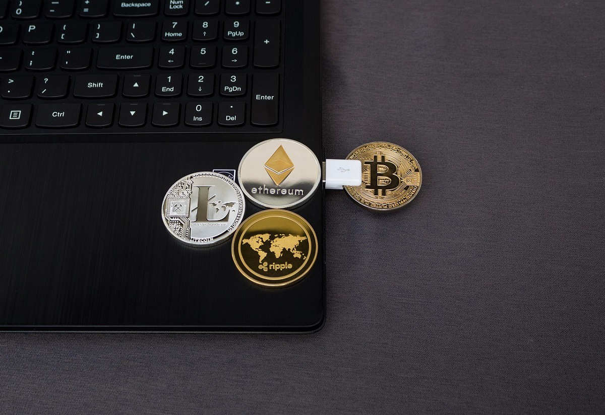 Cryptomunten op een laptop