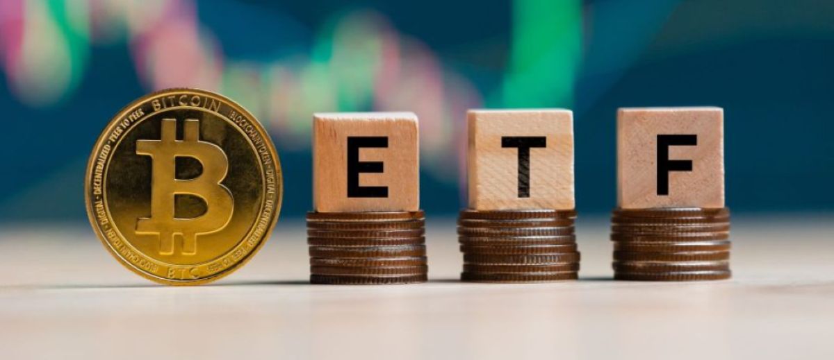 Bitcoin ETF’lerine 985 Milyon Dolarlık Dev Giriş: BlackRock Zirvede, Ethereum ETF’leri Geriledi