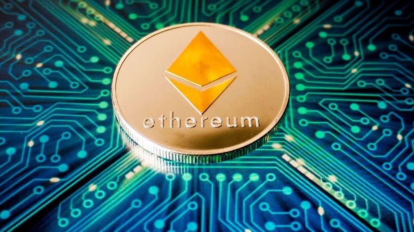 Ethereum (ETH) Fiyat Tahmini: ETF Girişleri Artarken Kupa ve Kulplu Formasyon 7.500 $’ı Gösteriyor