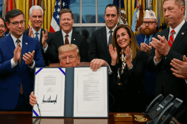 Trump İmzaladı: ABD’de 43 Gün Süren Hükümet Kapanışı Resmen Bitti, Piyasalar Hızla Yükselişe Geçti